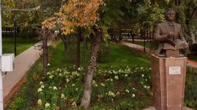 Сквер в Алматы